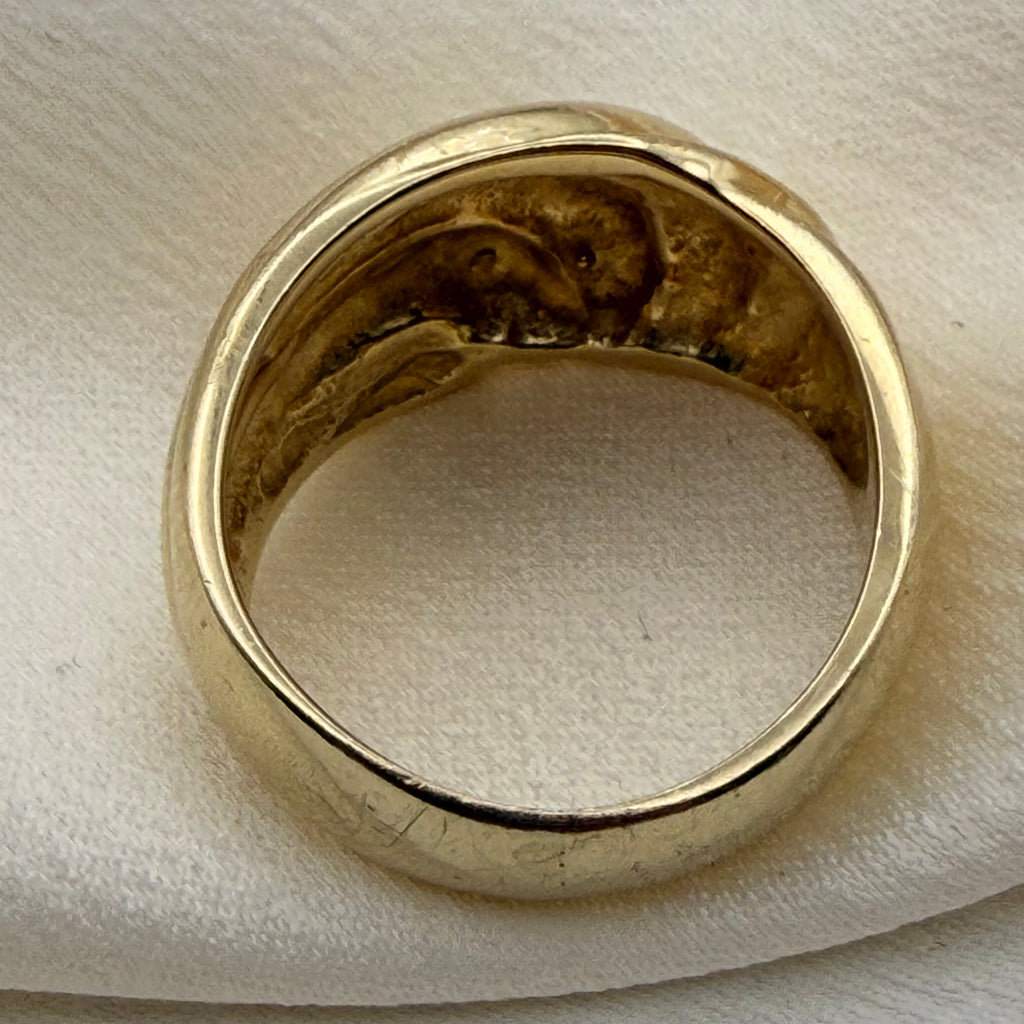 She's Making Waves 🌊  (Vintage 1980's 14KT Yellow Gold Wave Band Ring)