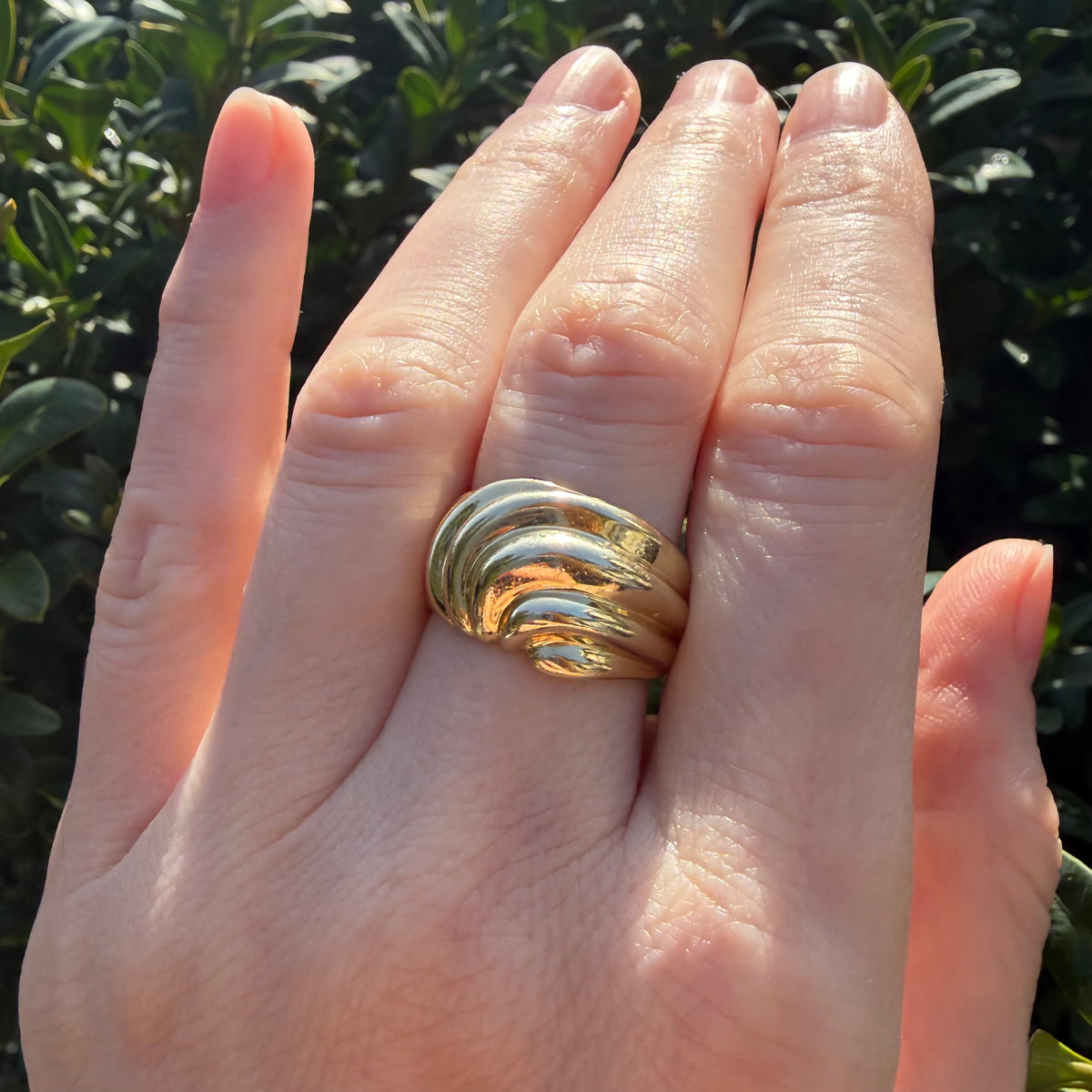 She's Making Waves 🌊  (Vintage 1980's 14KT Yellow Gold Wave Band Ring)