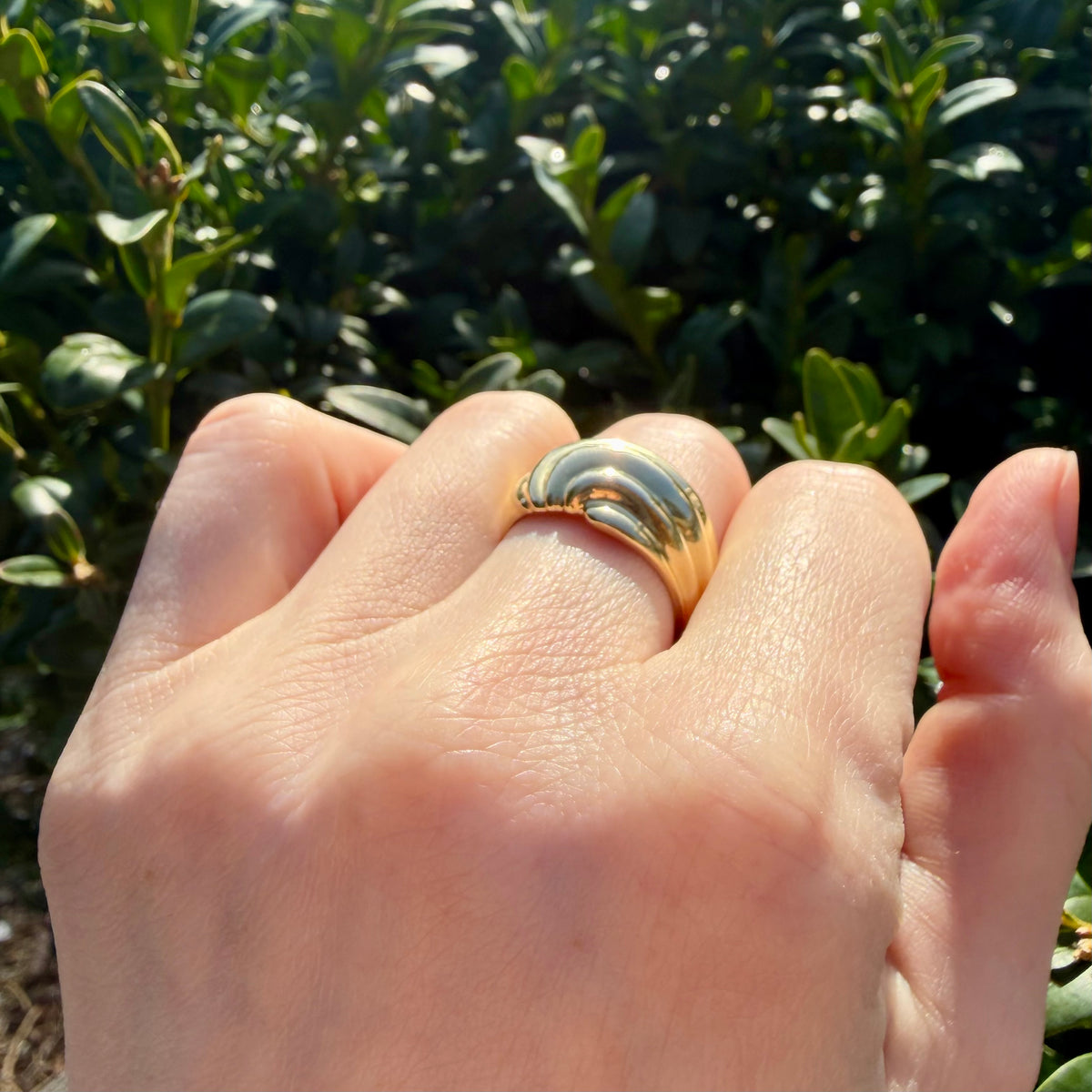 She's Making Waves 🌊  (Vintage 1980's 14KT Yellow Gold Wave Band Ring)