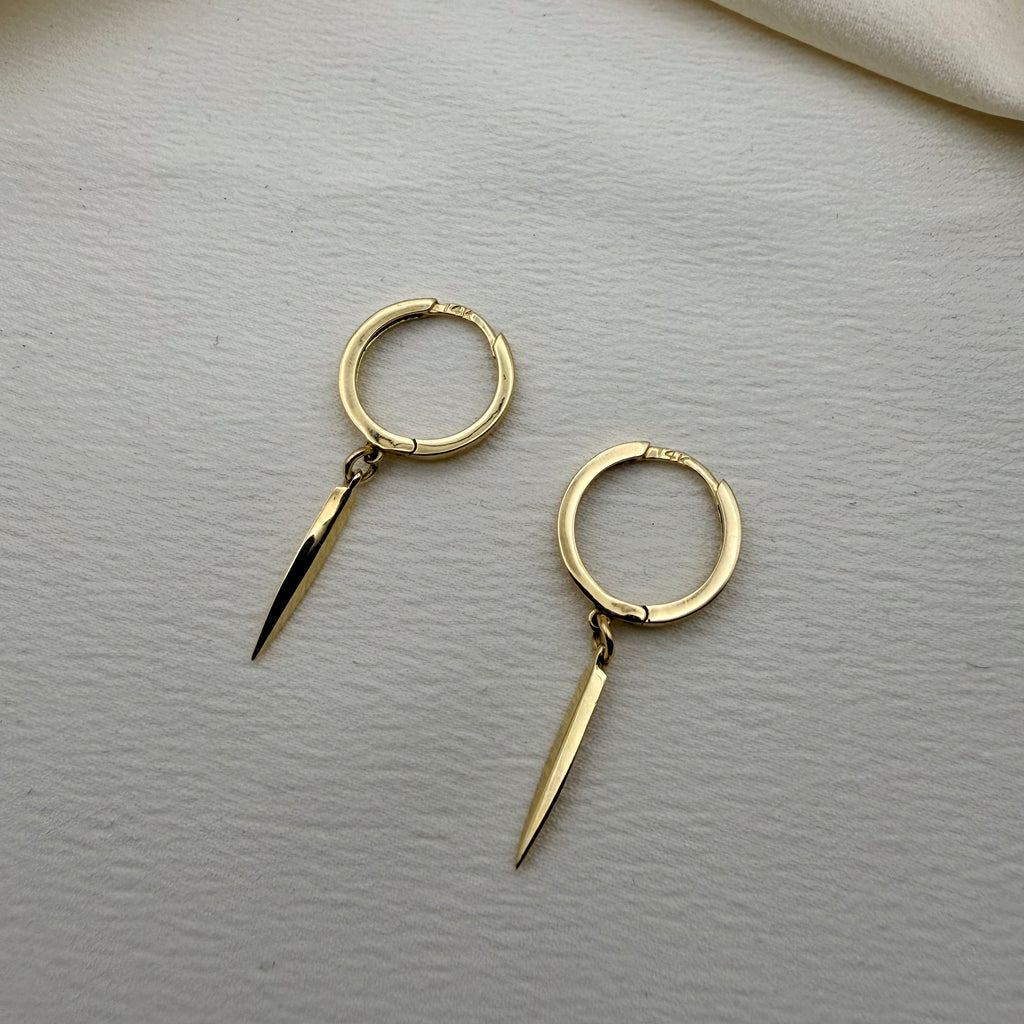 A Dagger in the Heart 💔🗡️ (Pre-loved 14KT Yellow Gold Blade Drop Earrings)